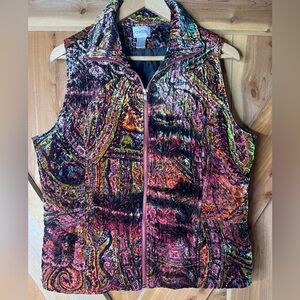Chicos Size 2 (Large) Velvet Paisley quilted Zipper lined Vest